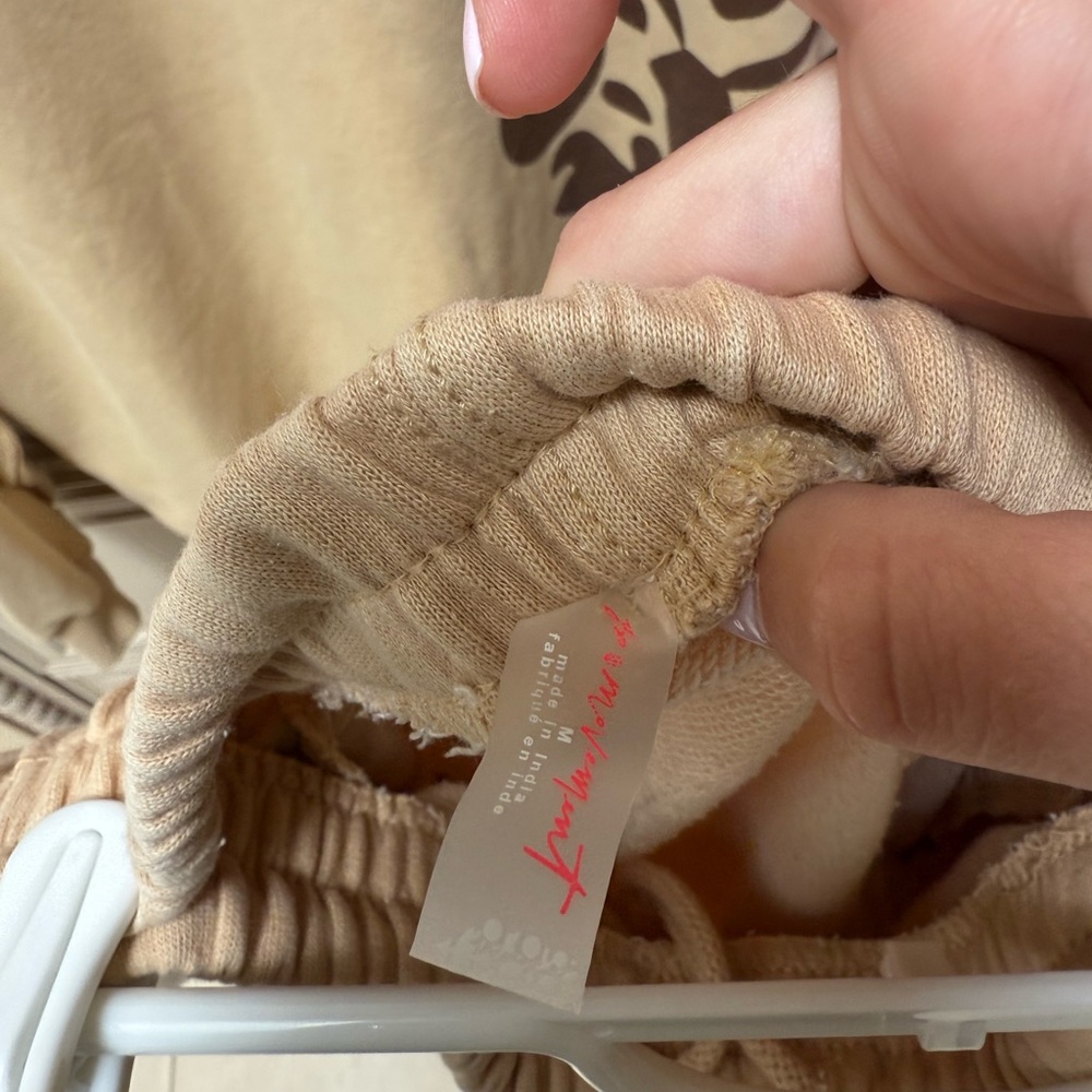 Beige and Pink Graphic Sweatshirt and Pants Set - Picture 7 of 7